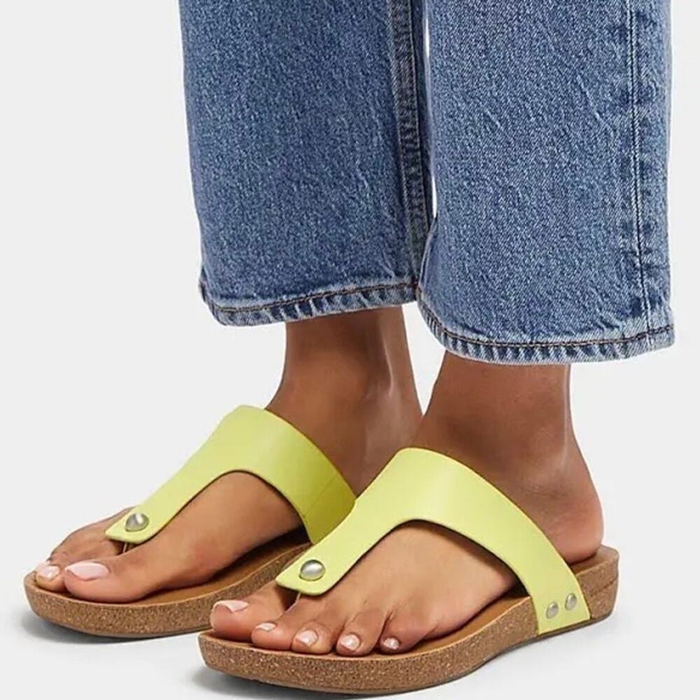 NIB Fitflop 9 Iqushion Leather Toe Post Sandals Flip Flops Studded Sunny Lime